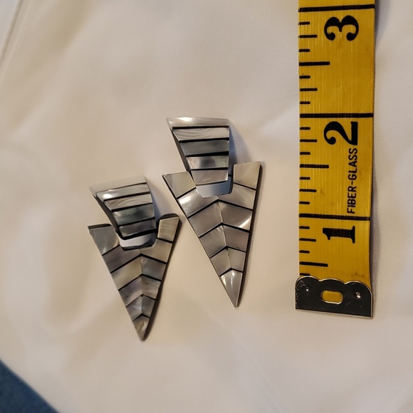 Earrings - Picture 3 of 4